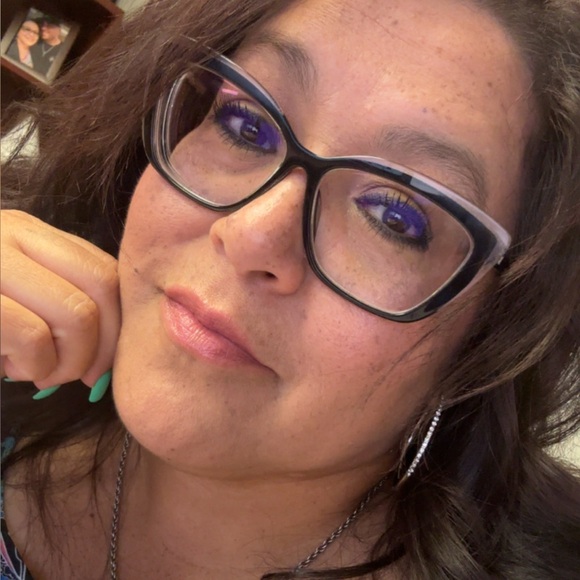 Meet your Posher, Leslie jo - Picture 1 of 2